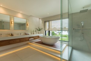 AHV-010013 - Ensuite Bathroom