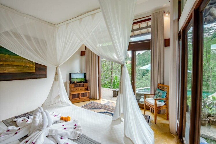 Villa Umah Shanti - Bedroom One with View
