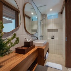 Indah Villa - Bathroom Three