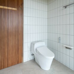 Indah Villa - Bathroom Four